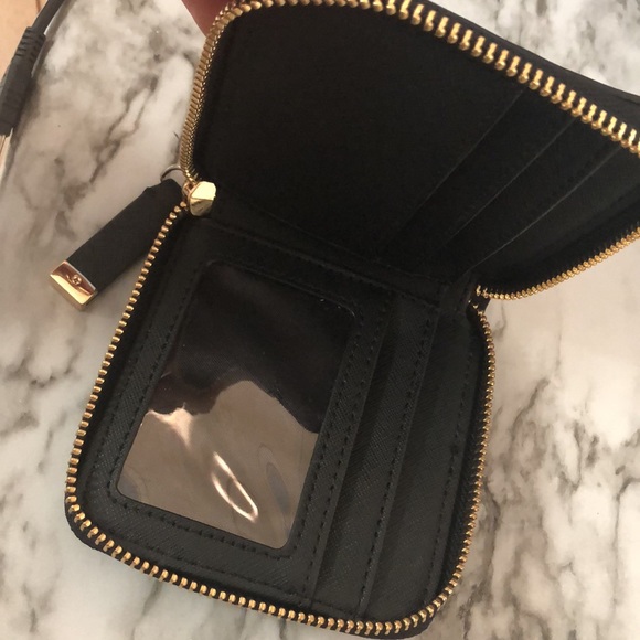 Simple black wallet - Picture 2 of 2